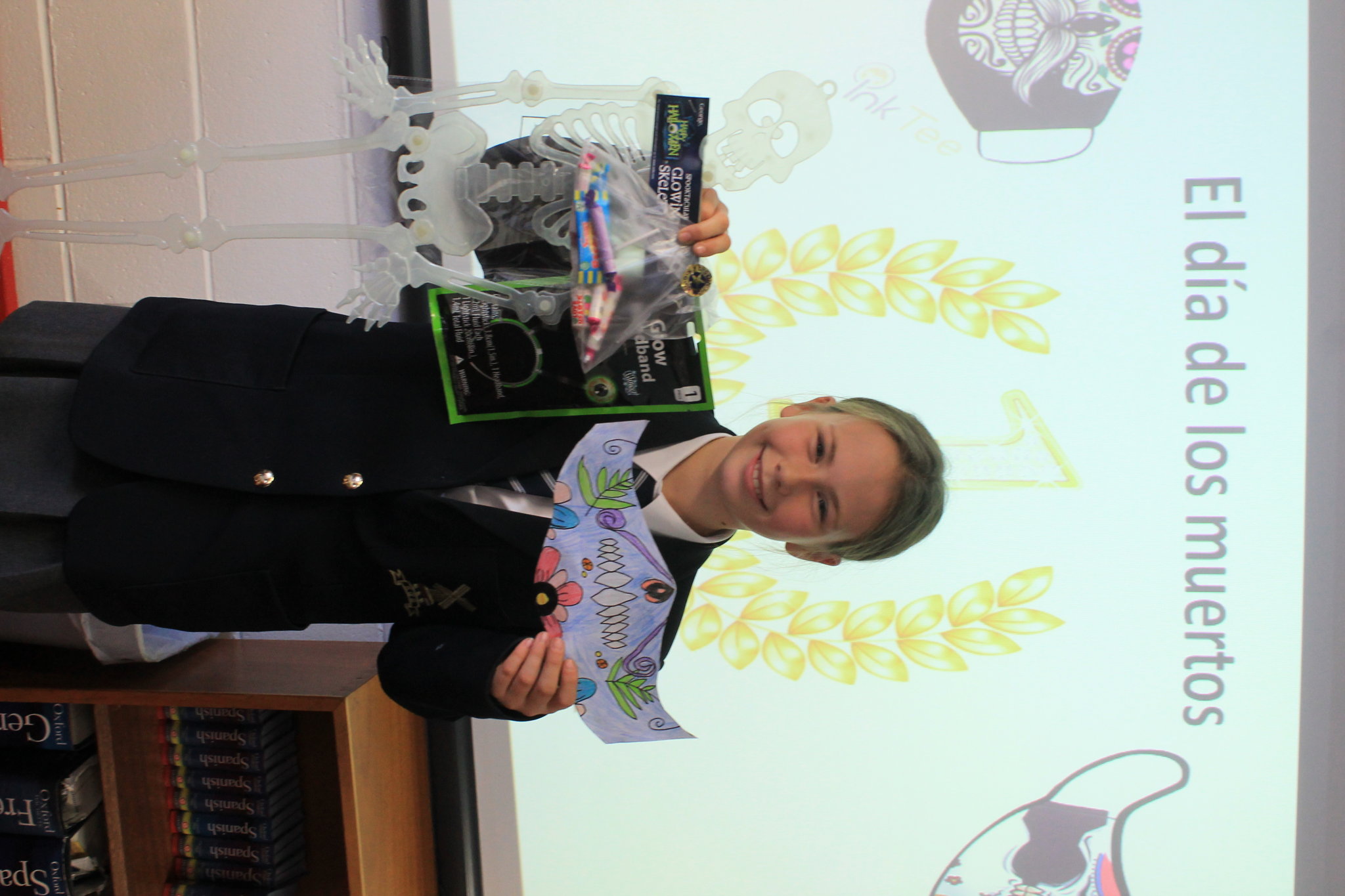 Image of First Year pupils create 'Día de Muertos' masks