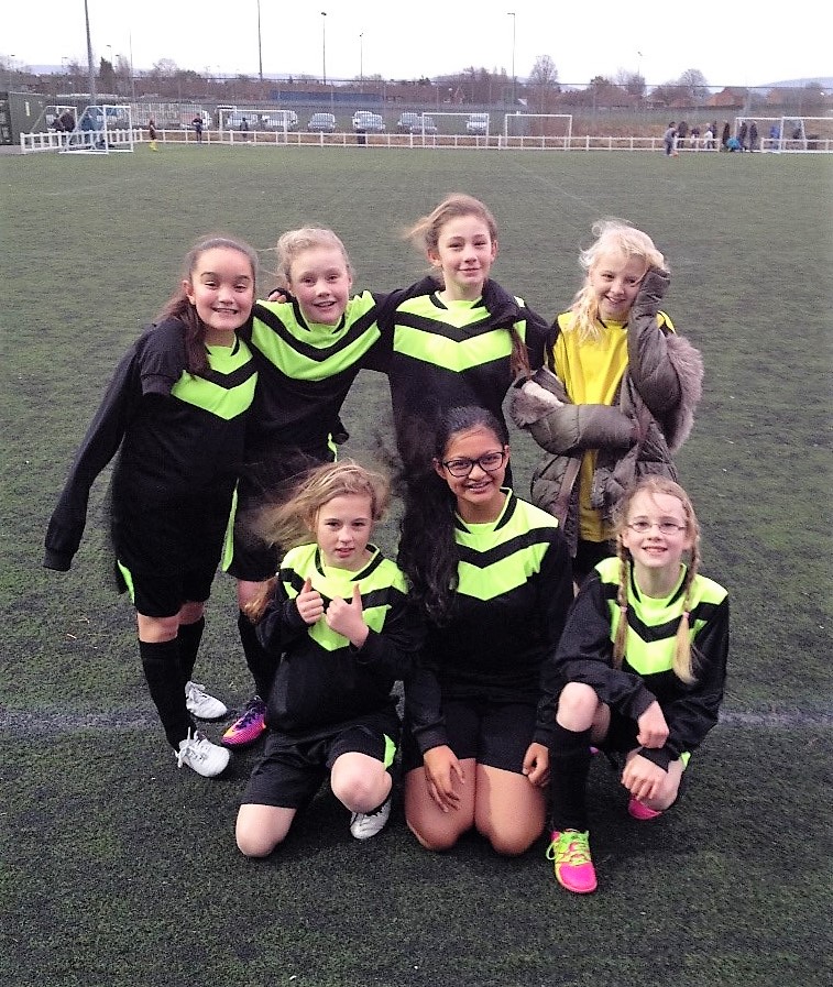 Image of Girls' Football Competition #lindenlegends