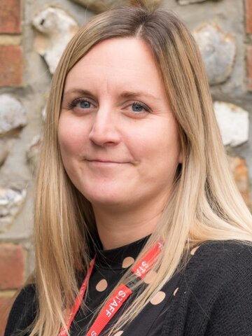 Mrs J Jobbings