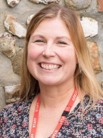 Mrs E Gale 
