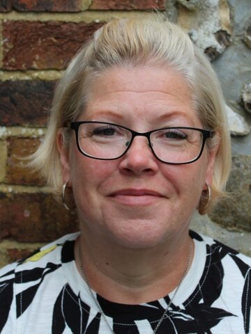 Mrs S Eakins