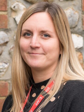 Mrs J Jobbings