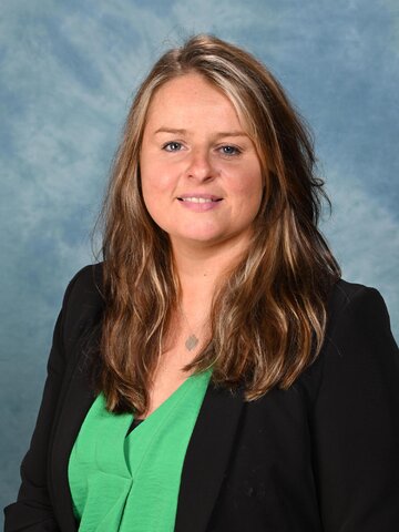 Mrs L Dominey