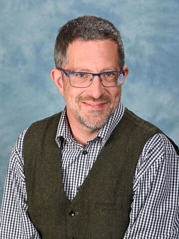 Mr Peter Leddin