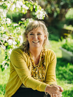 Lisa Edwards