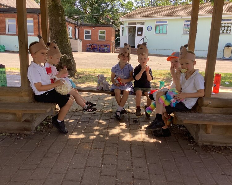 Image of Teddy bears picnic