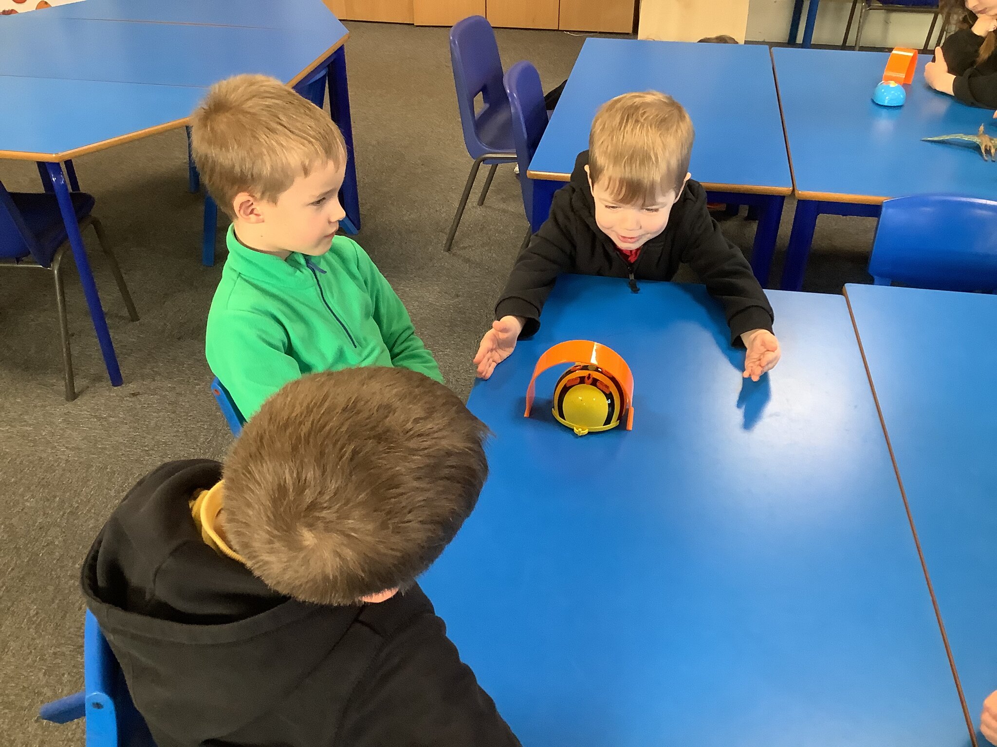 Image of Programming a robot: buttons