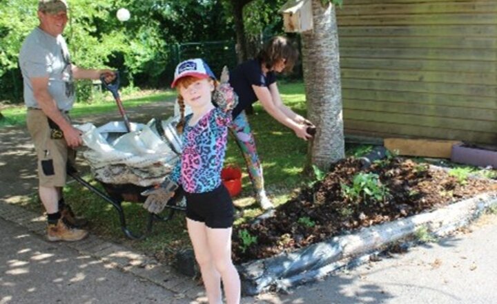 Image of Muck-in May Day