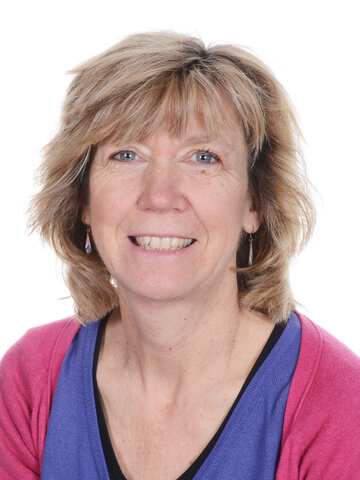 Mrs Liz Watts