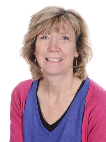 Mrs Liz Watts