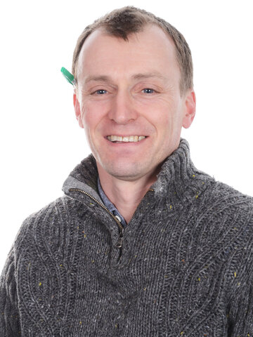 Mr Simon Ward