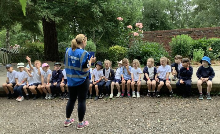 Image of Year 1 and Year 2 Enjoy Active Literacy Trail at Wynyard Woodland Park