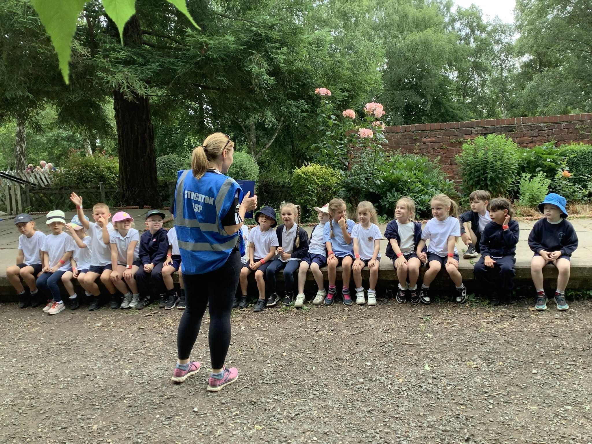 Image of Year 1 and Year 2 Enjoy Active Literacy Trail at Wynyard Woodland Park