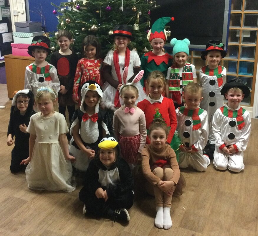 Image of KS1 put on a Christmas show 