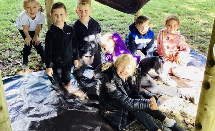 Image of Finding signs of Autumn in Forest School