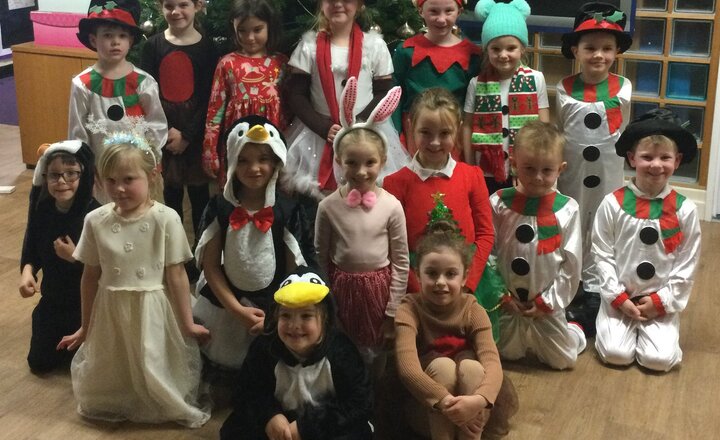 Image of KS1 put on a Christmas show 