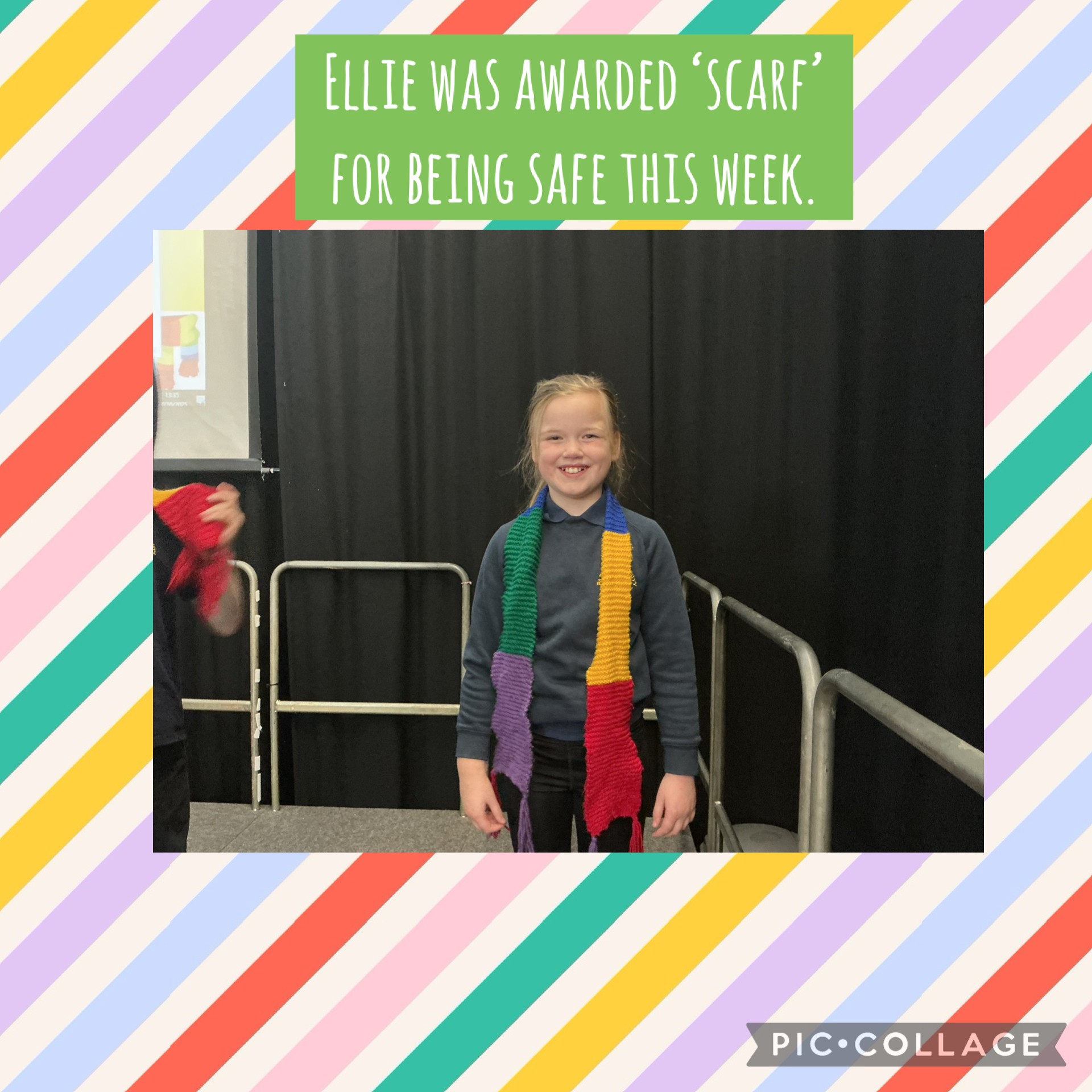 Image of 2W SCARF AWARD 