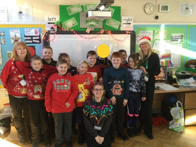 Image of Christmas Jumper Day in 2G