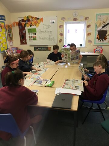 Image of 4S reading first news