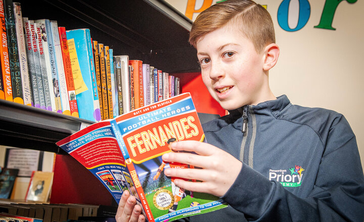 Image of Mrs Gidden's cool reader's club - Leon