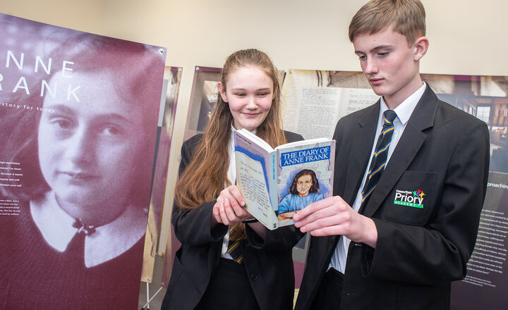 Image of Year 9 pupils put history into life
