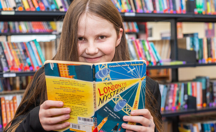 Image of Mrs Gidden's cool readers club - Emmie