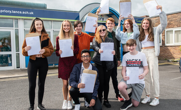 Image of GCSE results day 2021
