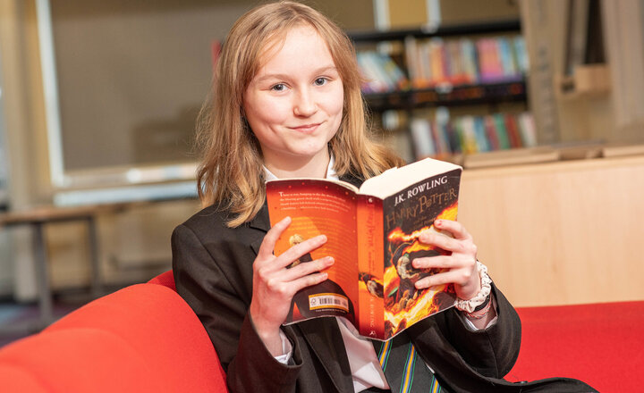 Image of Mrs Gidden's cool reader's club - Emily