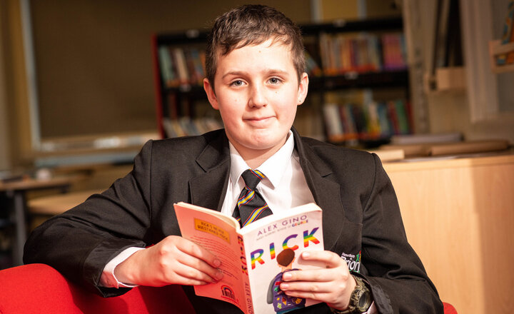 Image of Mrs Gidden's cool reader's club - Jasper