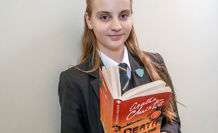 Image of Mrs Gidden's cool reader's club - Abi