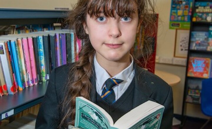 Image of Mrs Gidden's cool reader's club - Emily