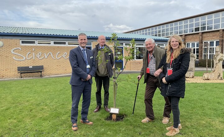 Image of Alumni: Mrs Wragg memorial and family visit