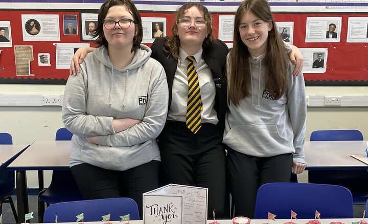 Image of Year 11 girls bake farewell cakes for staff