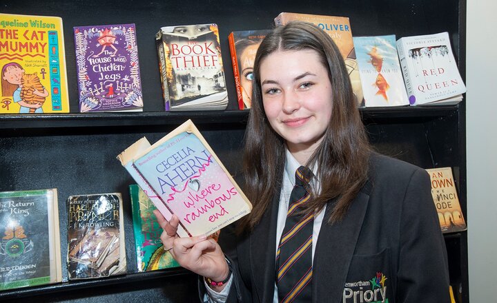 Image of Mrs Gidden's cool readers club - Lexi