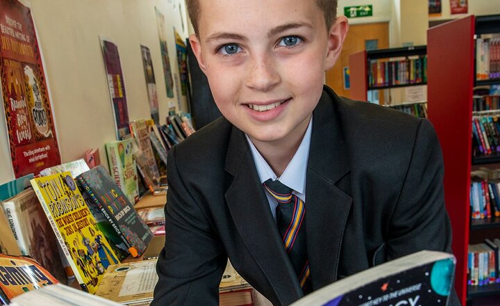 Image of Mrs Gidden's cool reader's club - Louis