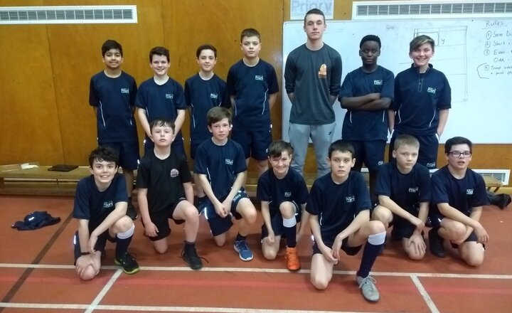 Image of Year 7 basketball team slam-dunk a win