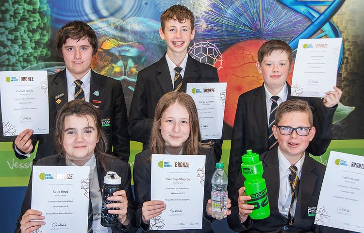 Image of STEM pupils gain their Crest awards