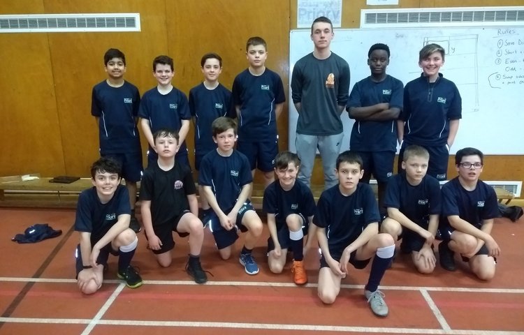 Image of Year 7 basketball team slam-dunk a win