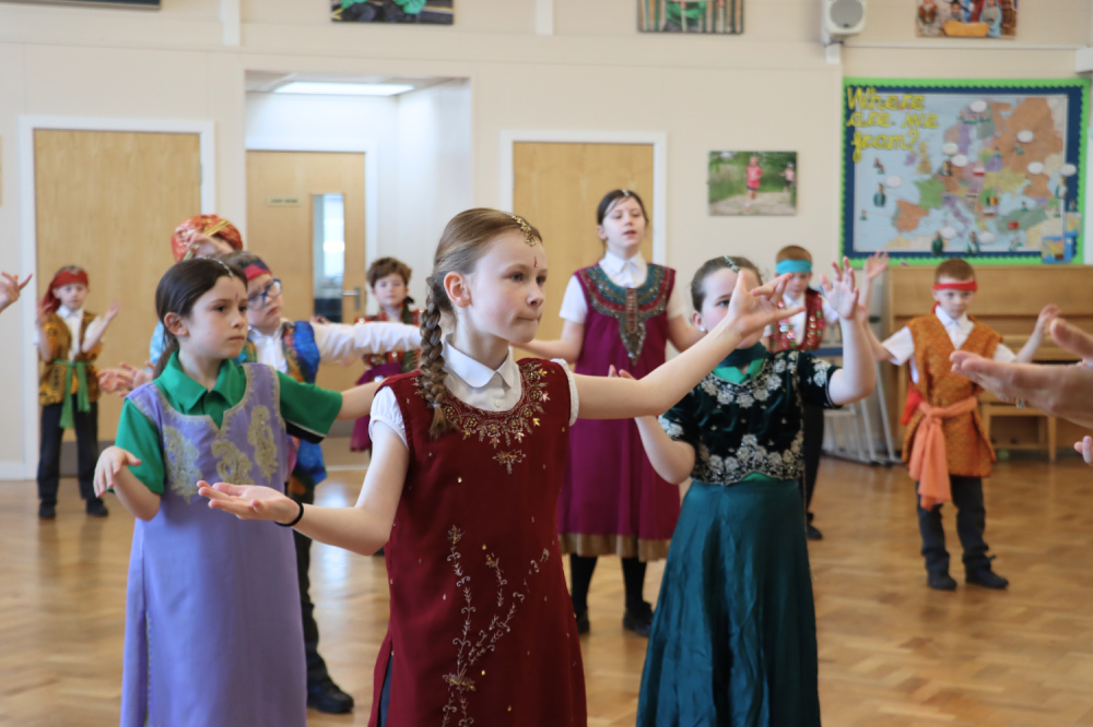 Image of Pupils enjoy The Indian Experience