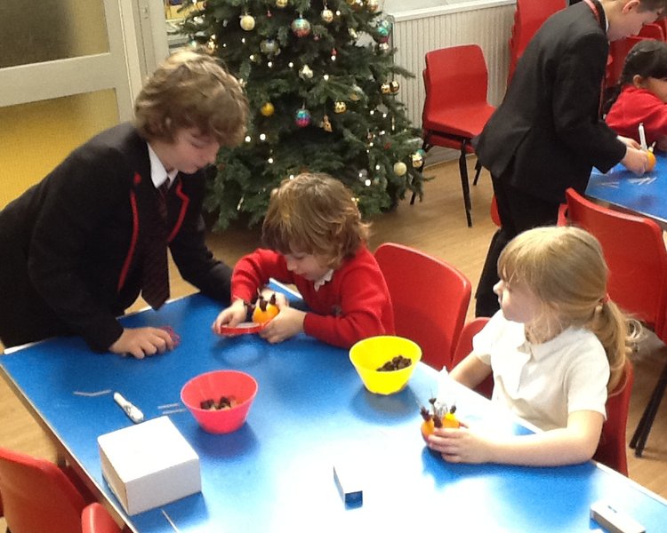 Image of Making a Christingle