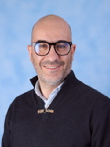 Mr L. Carvalho
