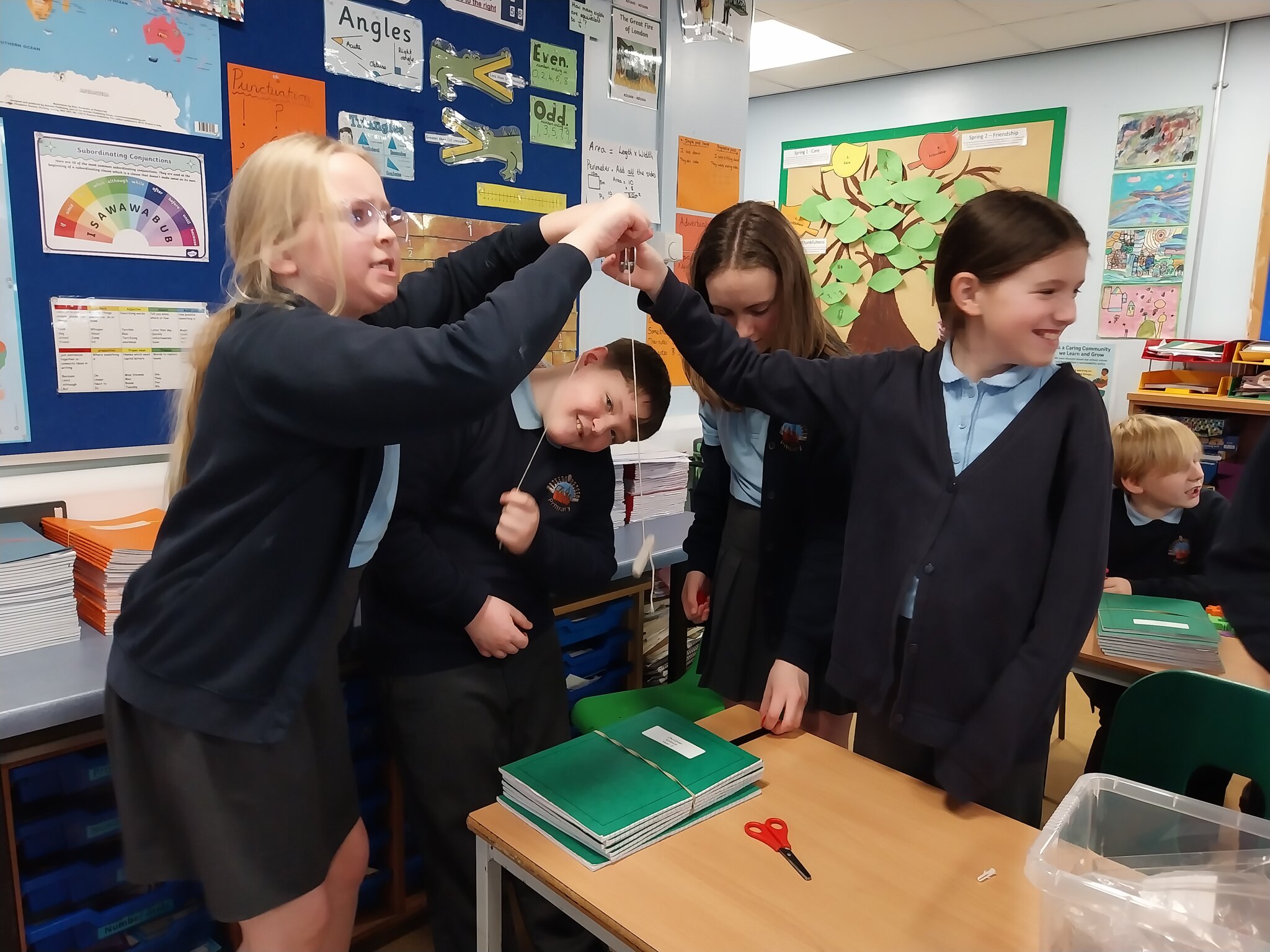 Image of Gears, levers and pulleys 