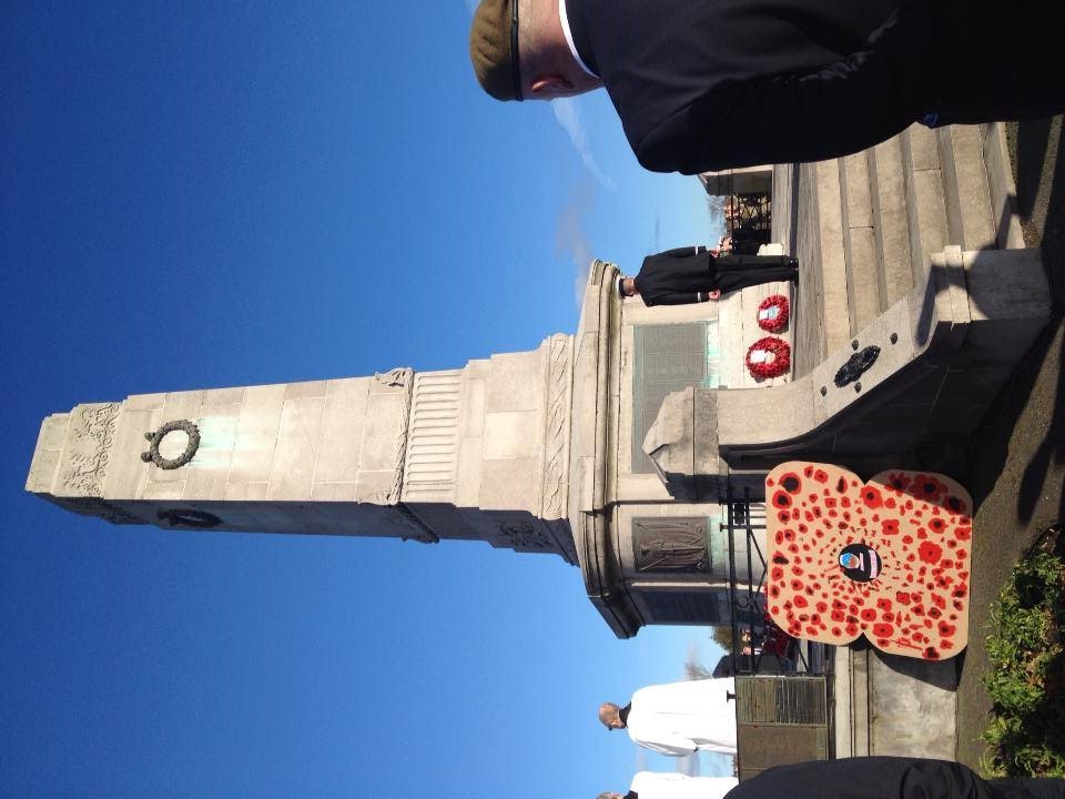 Image of Giant poppy wreath