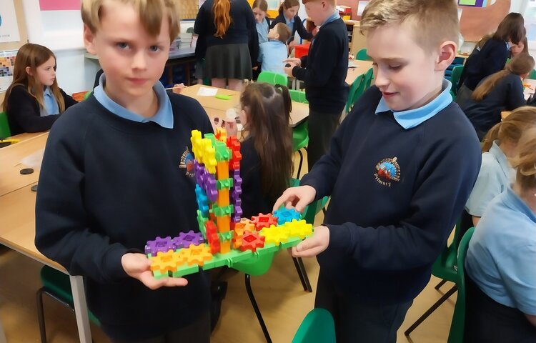 Image of Gears, levers and pulleys