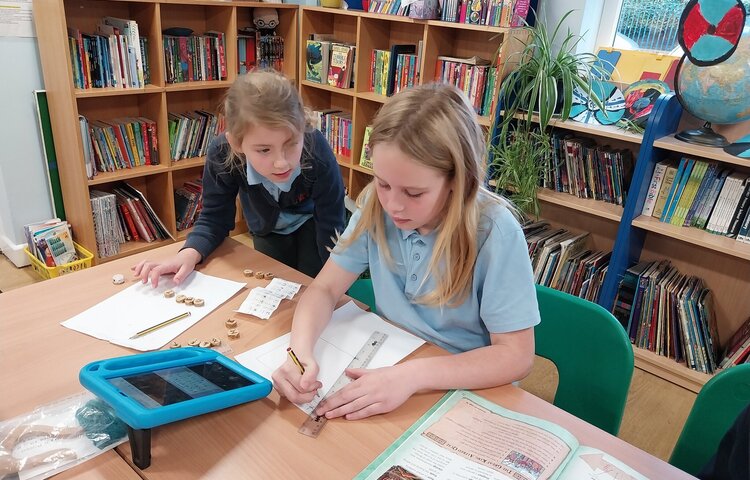 Image of Anglo Saxon artefacts 