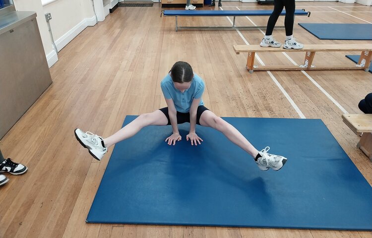 Image of Year 6 Gymnastics - lesson 4