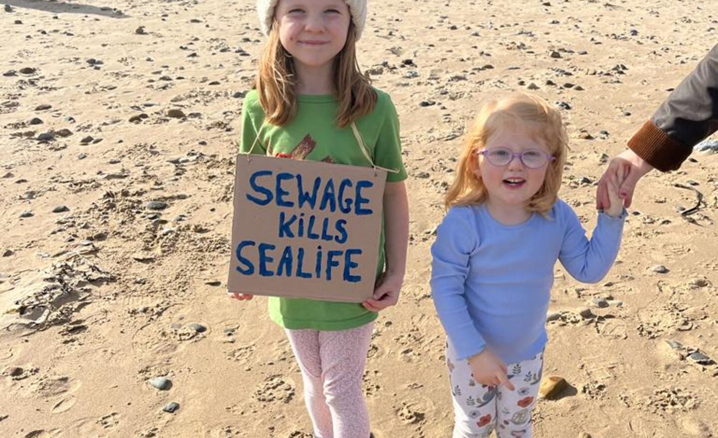 Image of Isla saving our sea!