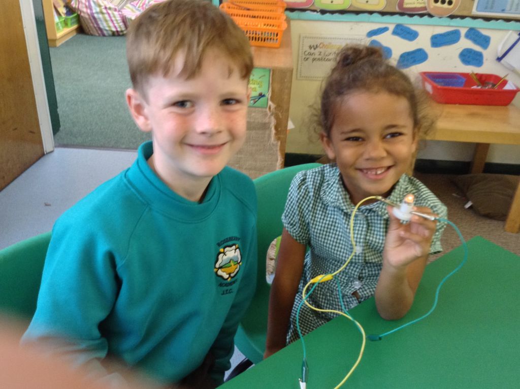 Image of Making circuits!