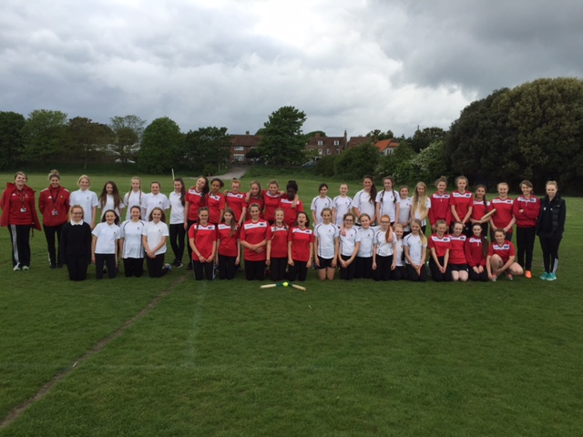 Image of Year 7 & 8 Rounders team play Marsh Academy