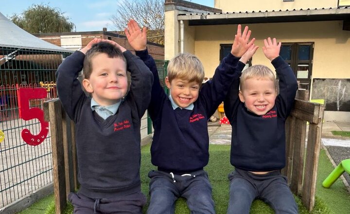 Image of Sancta Familia live!